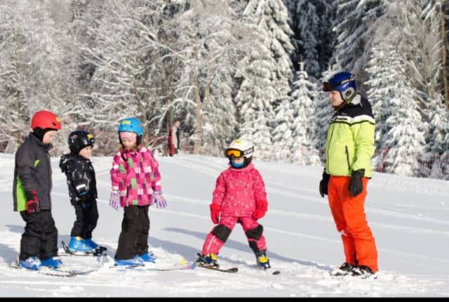 Nejlepší česká lyžařská střediska pro rodiny s dětmi - Ski Říčky